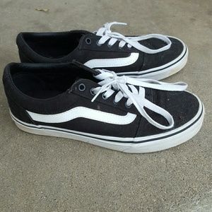 Black low top vans